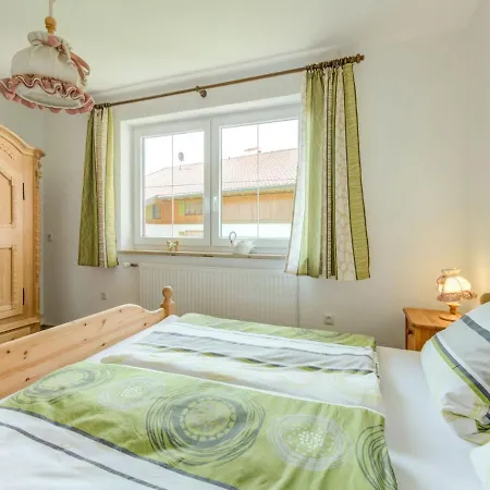 Lovely In With Furnished Garden And Bbq شقة Wildsteig