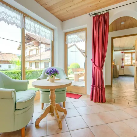Lovely In With Furnished Garden And Bbq شقة Wildsteig