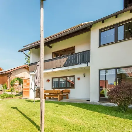 Lovely In With Furnished Garden And Bbq *